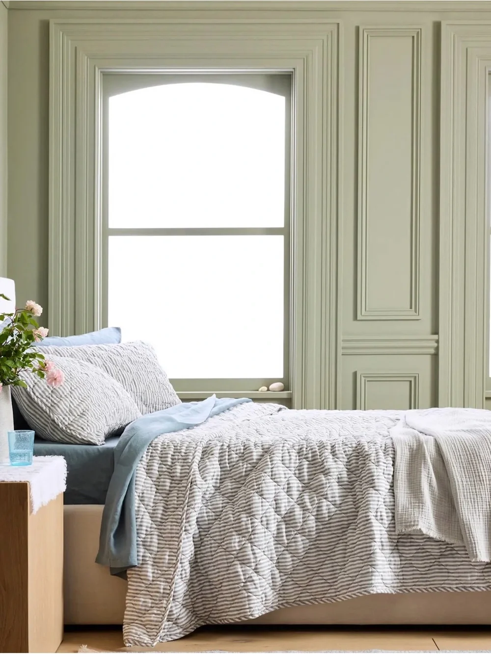 Quince European Linen Stripe Quilt in Grey and White Full/Queen 894
